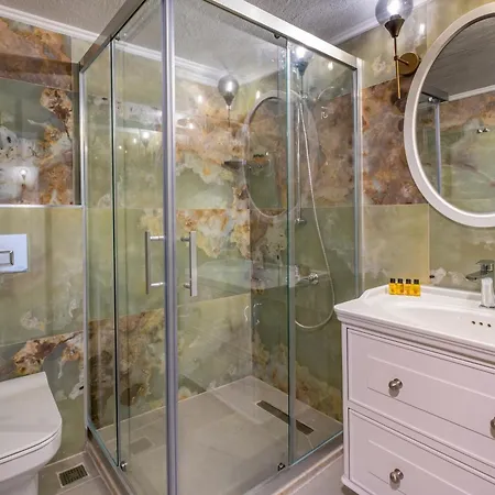 White Garden Patara Apartman *